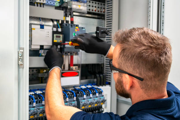 Best Commercial Electrician Services  in Clinton, IL