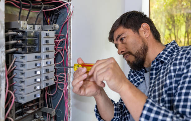Best Affordable Emergency Electrician  in Clinton, IL